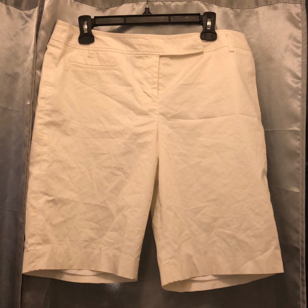 Ann Taylor loft whit shorts